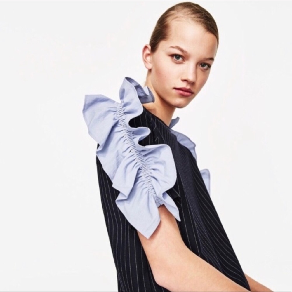 🔥ZARA PINSTRIPE DRESS WITH RUFFLES🔥